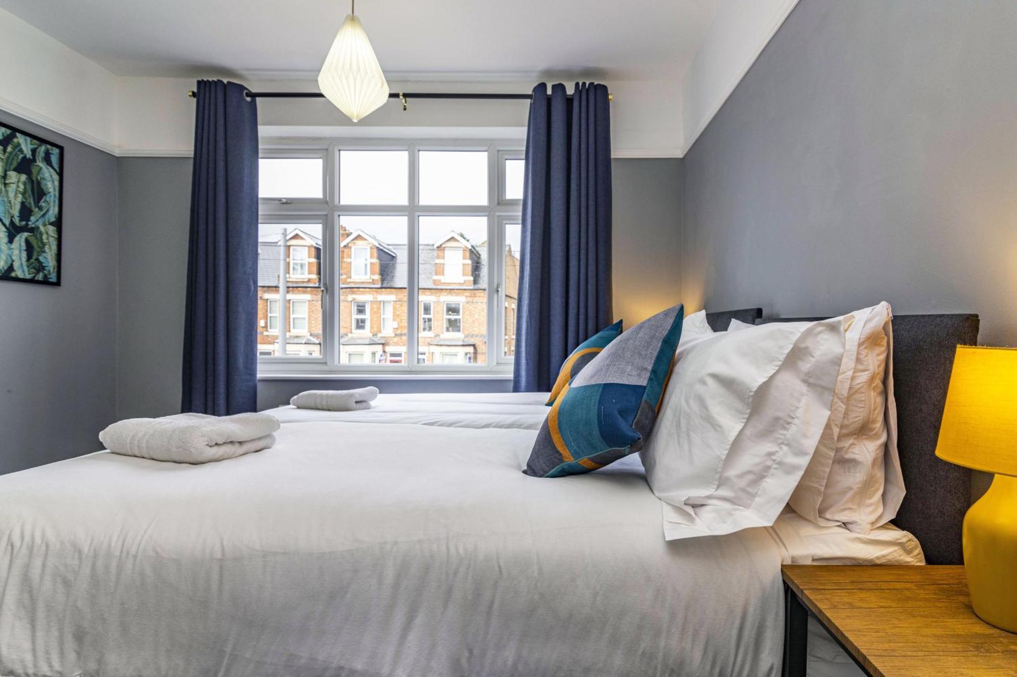Lovely 4Bdr Home- Off Street Parking Sleeps 7 Nottingham Luaran gambar