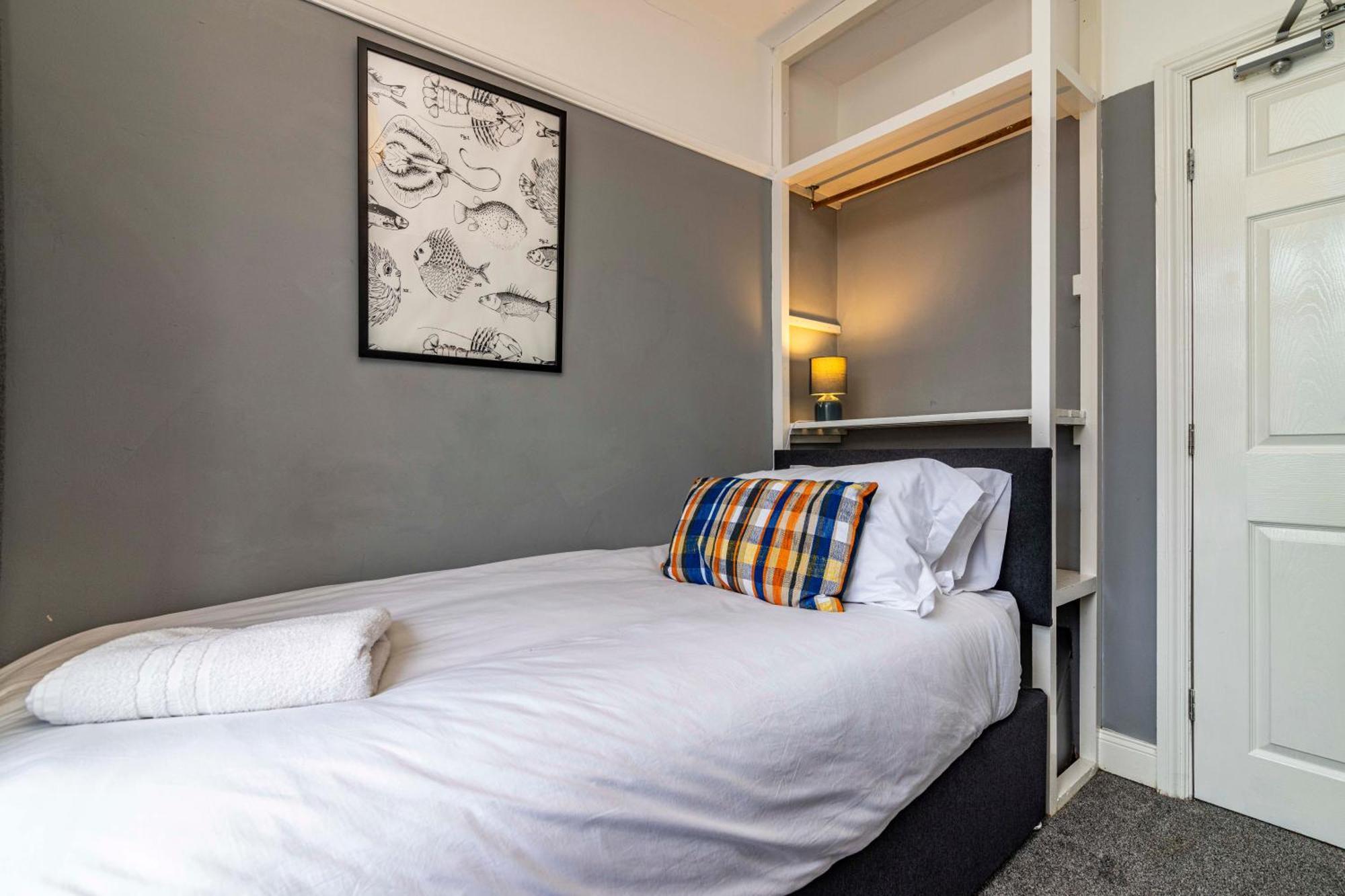Lovely 4Bdr Home- Off Street Parking Sleeps 7 Nottingham Luaran gambar